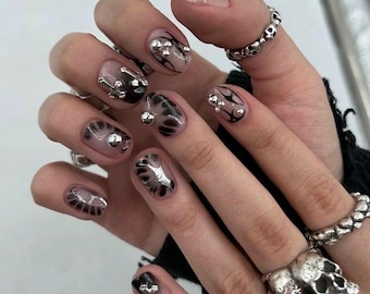Unhas Postiças Cyberpunk Cromadas – Conjunto de Unhas Metálicas 3D com Textura de Crocodilo Fumê, Unhas Curtas Grunge Góticas, Unhas Postiças Ousadas para Fazer Você Mesma
