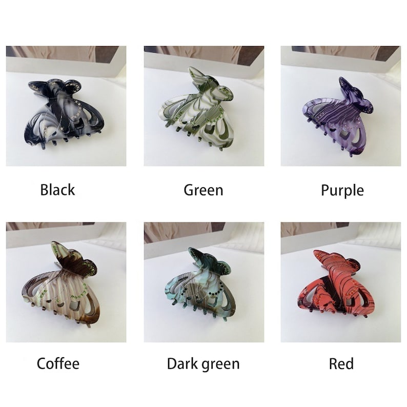 Puede incluir: Seis pinzas para el pelo con forma de mariposa en diferentes colores: negro, verde, morado, caf&eacute;, verde oscuro y rojo. Cada pinza tiene un patr&oacute;n de m&aacute;rmol y un acabado brillante.
