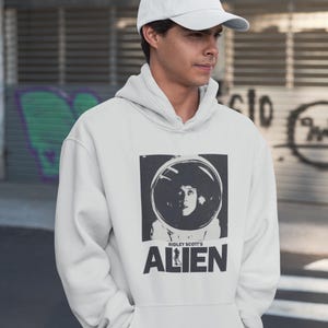 Alien Sweatshirt, Ridley Scott Movie Crewneck, Alien Graphic Tee, Retro Alien Film Sweatshirt, Movie Lover Gift, Nostalgic Alien Shirt
