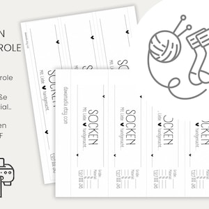 Op de afbeelding: Printbare sokketetiketten met een zwart-wit ontwerp. De etiketten bevatten de tekst "Sock" en "Mit Liebe handgemacht", wat "Met liefde handgemaakt" betekent. De etiketten hebben ook ruimte om de maat en het materiaal van de sokken in te vullen.