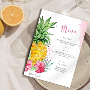 Plantilla de menú tropical, plantilla de menú de boda tropical, diseño elegante de piña e hibisco para eventos, tarjeta de menú tropical personalizable, Canva