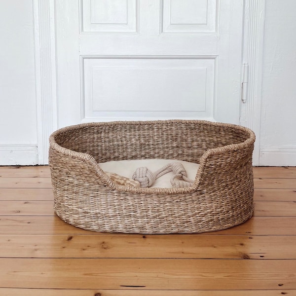 Magnifique panier pour chien en jonc de mer tissé et naturel avec matelas pour chien