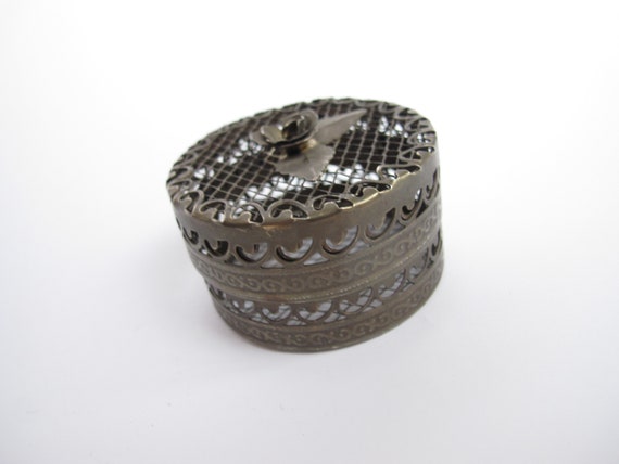 Vintage Woven Metal Jewellery Round Box With Rose… - image 3