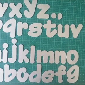 Troqueladora de letras mayúsculas y minúsculas de 5 cm para hacer tarjetas de cumpleaños y Navidad personalizadas