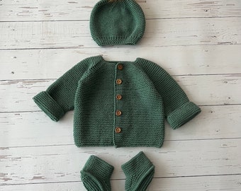 Ensemble 3 pièces tricot main avec chaussons et bonnet pour bébé, vêtements de soirée pour nouveau-né, cadeau vêtement pour bébé