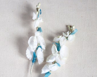 Vintage Wired Fabric Floral Sprigs, White Carnation Sprig for Weddings, Millinery, Cake Decoration, 15cm Long, 1960's