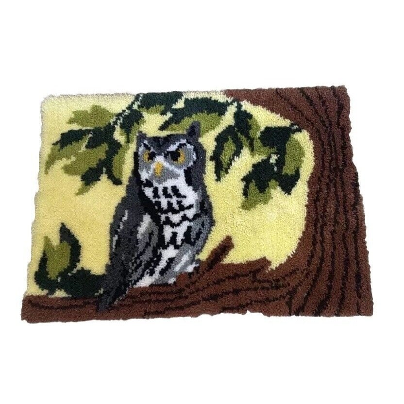 Vintage Completed Hanging Wall Hook And Latch owl Rug Yellow 25” X 35” .