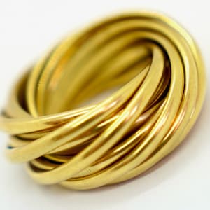 Pomellato Trinity ring in 18k yellow gold