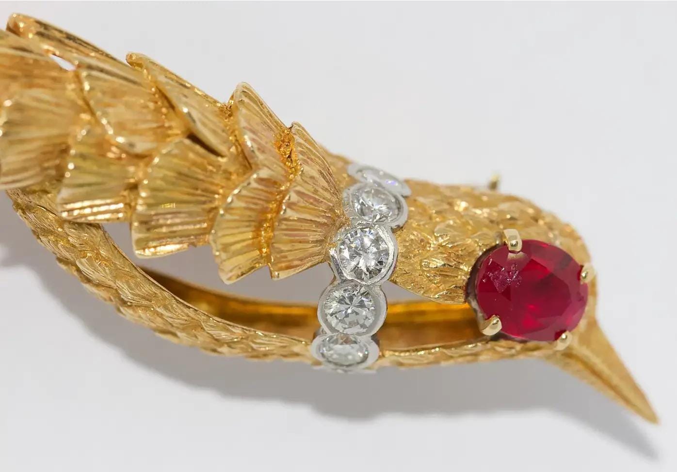 ルビーとダイヤモンドをあしらった18金の鳥のブローチ - Etsy 日本