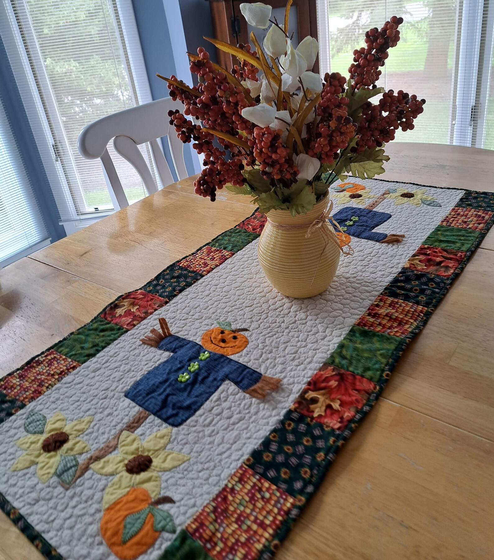 Fall Scarecrow Cheer Quilted Table Topper NCU0NNT1224