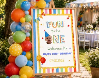 Znak powitalny „Fun to be One” na urodziny, znak urodzinowy w kształcie kapelusza „One is fun”, kolorowe pierwsze urodziny chłopca, spersonalizowane zdjęcie na pierwsze urodziny