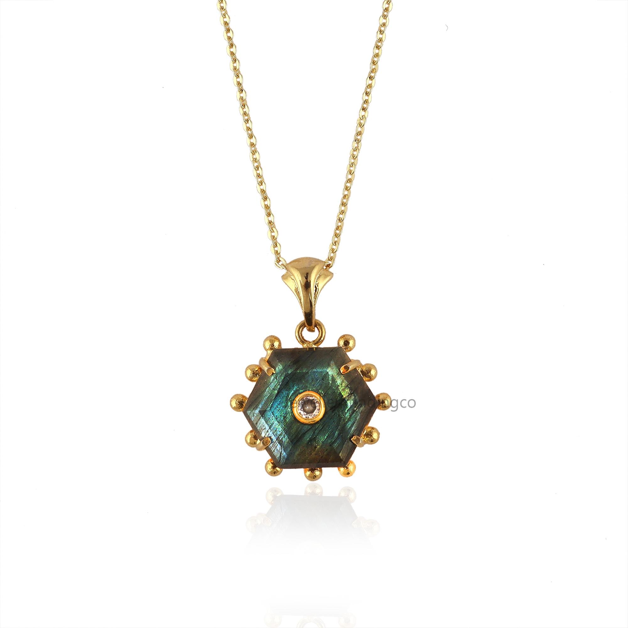 Hexagon Labradorite Pendant Necklace: Gold-plated Cable Chain With