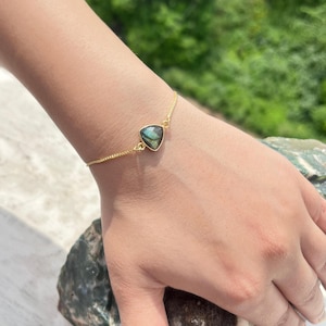 Elegant Labradorite Slider Lock Bracelet - Bezel Setting Minimalist Gemstone Bracelets