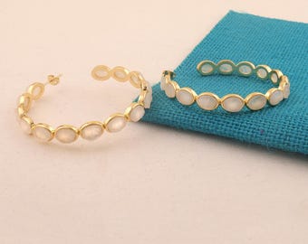 Große 18k vergoldete Mondstein Creolen: Elegante ovale Creolen