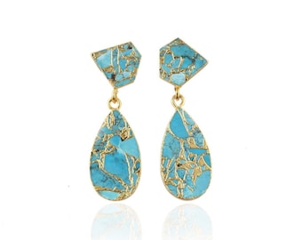 Boucles d'oreilles en forme de larme turquoise et plaqué or - Gouttes d'oreilles repoussées, pierres précieuses cuivre turquoise