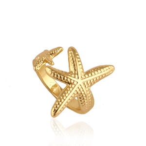 Gold-Plated Starfish Ring: Adjustable Coastal Jewelry
