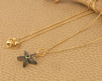 Handgeschnitzte Labradorit Seestern Anhänger Halskette: 18k Gold Plated Floral Charm, handgemachter Edelstein