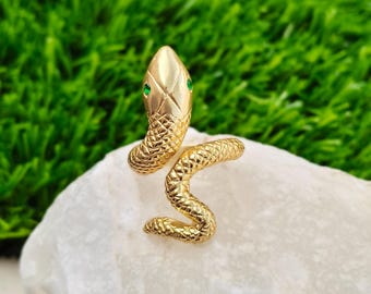 Emerald Quartz Snake Ring: 18k Gold Plated Serpent Band, Size 7 US