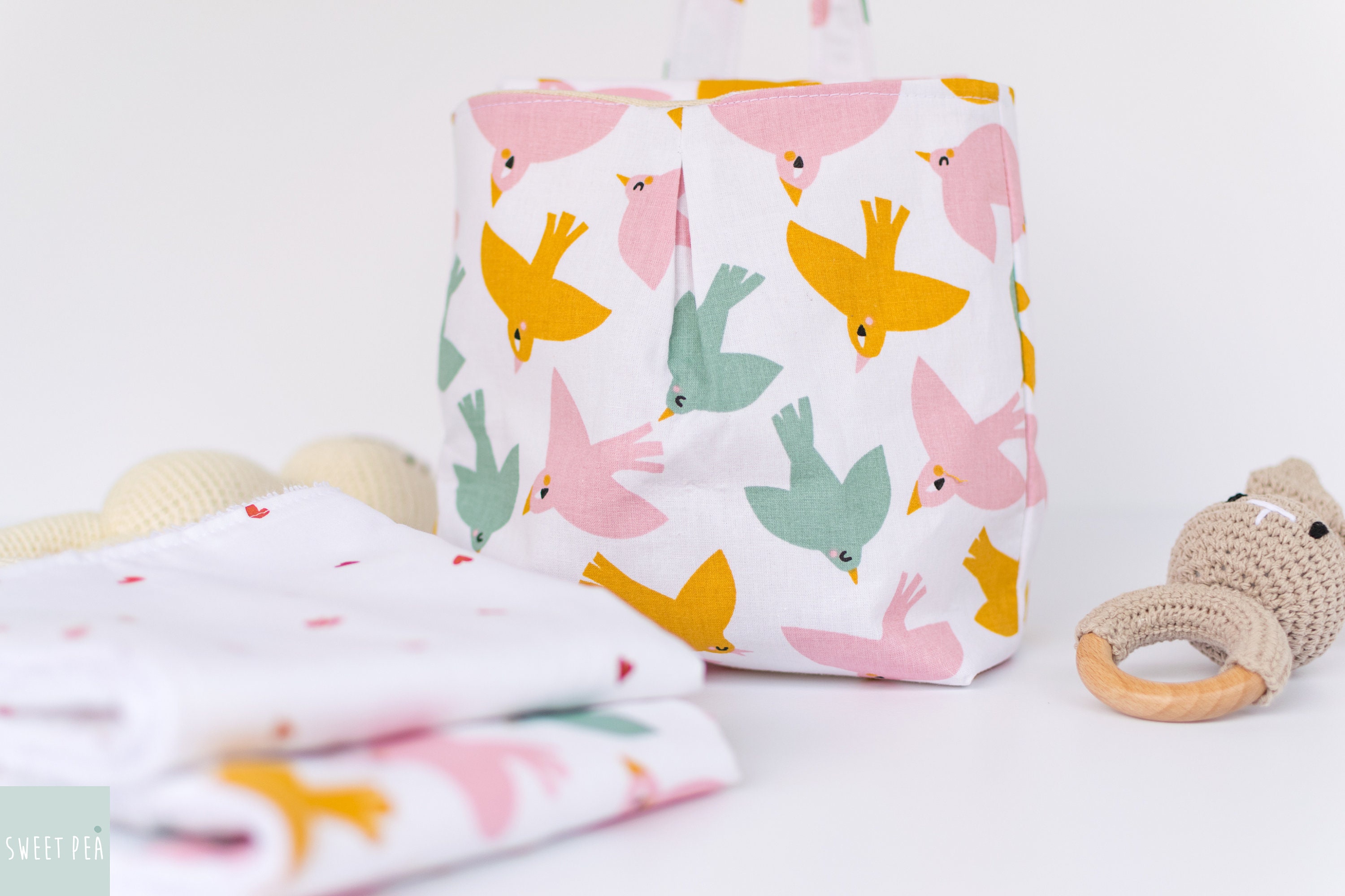 UTENSILO FABRIC BASKET & 4 Burp Cloths Gift Set, Baby Girl Gift