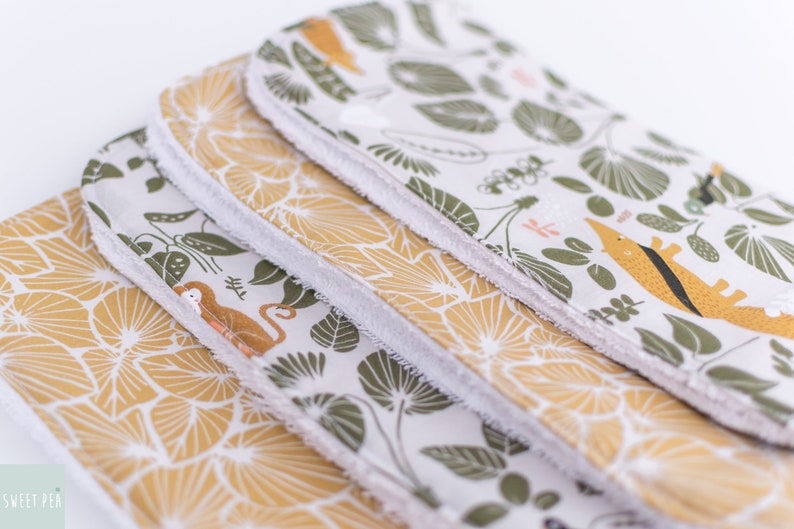 UTENSILO FABRIC BASKET & 4 Burp Cloths Gift Set, Gender Neutral Newborn