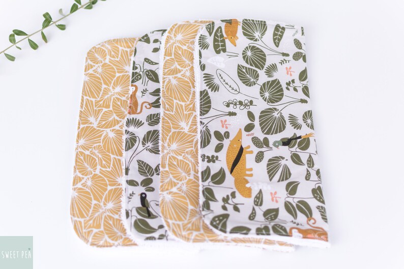 UTENSILO FABRIC BASKET & 4 Burp Cloths Gift Set, Gender Neutral Newborn