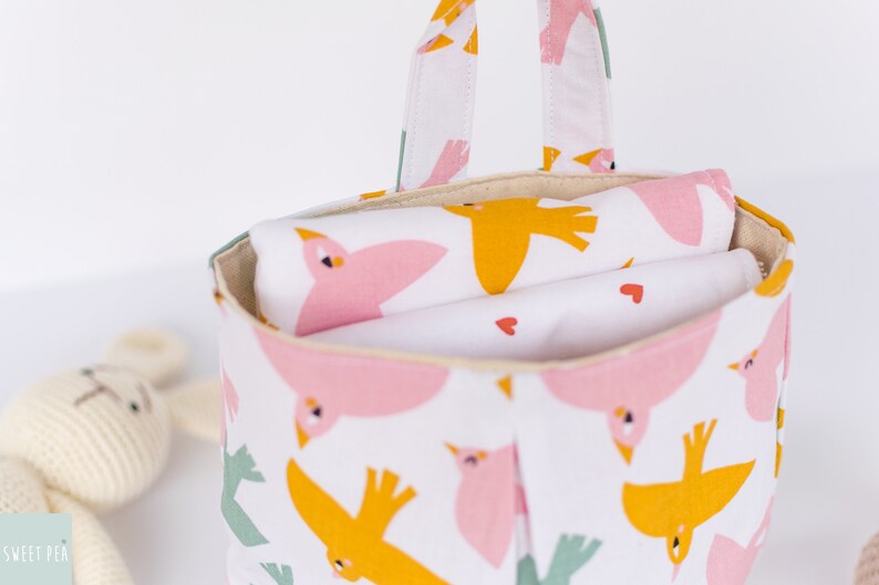 UTENSILO FABRIC BASKET & 4 Burp Cloths Gift Set, Baby Girl Gift