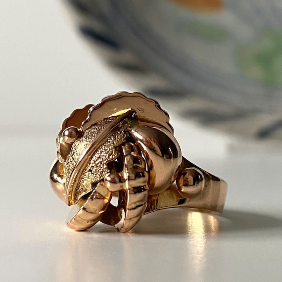Beautiful 18 Carat Gold Ring Ladies 750 Vintage Rings