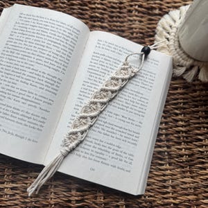 Handmade Macrame Bookmark, Several Colors