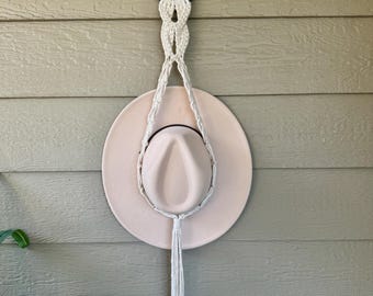Horseshoe Macrame Hat Hanger: Western Cowboy Hat Holder