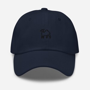 Gorra de papá bordada con diseño de camello: dibujo animado inspirado en Oriente Medio