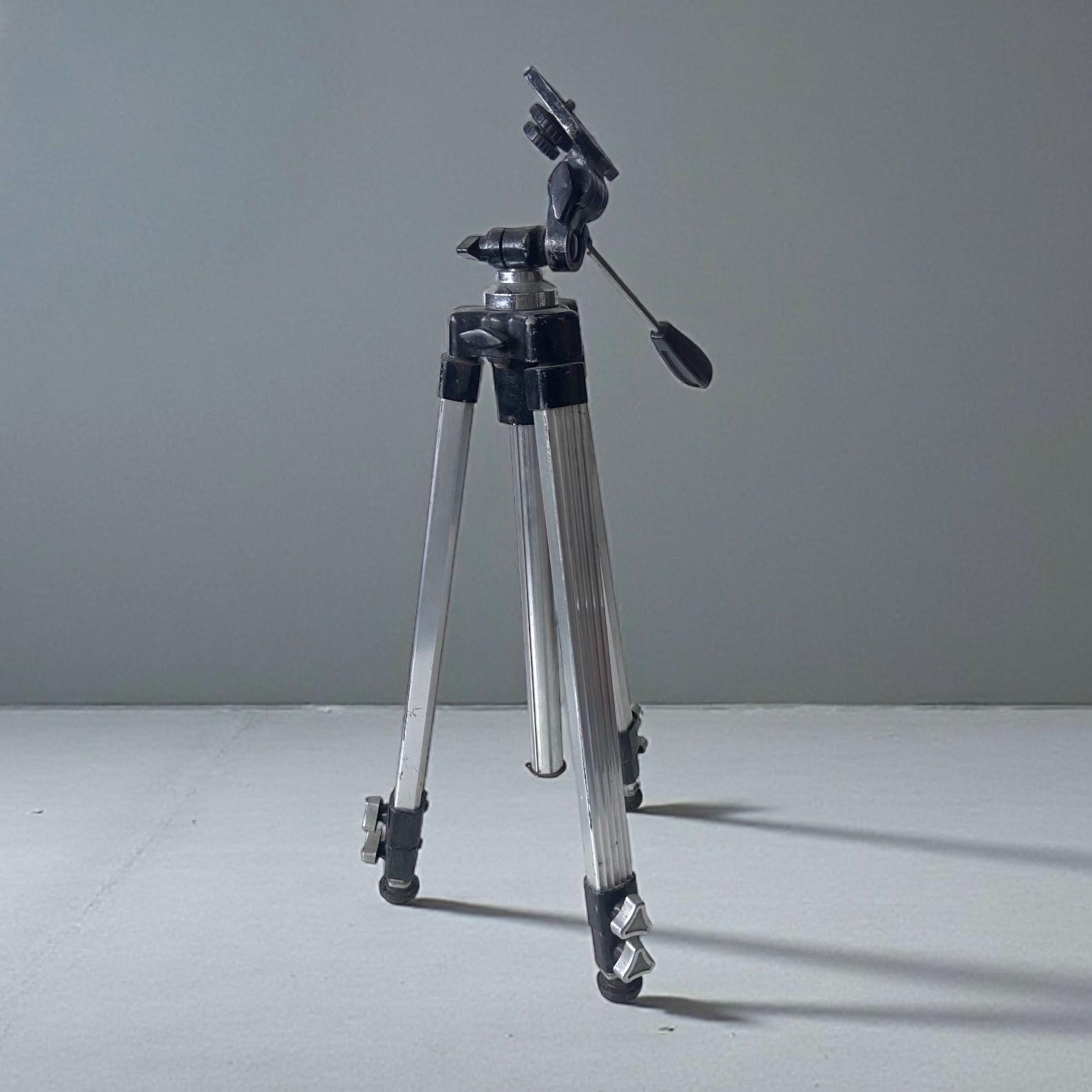 Trépied photo vintage - XXe siècle - Photographie - Trépieds - Viola - Marque