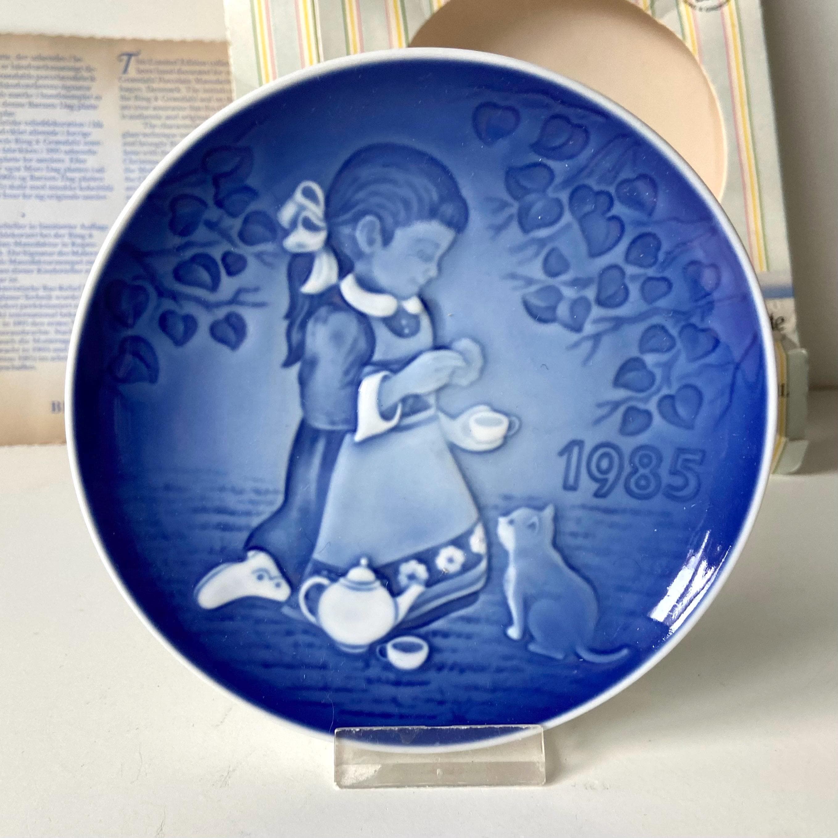 Bing & Grondahl 1985 Plate - Copenhagen Porcelain - Barnets Day