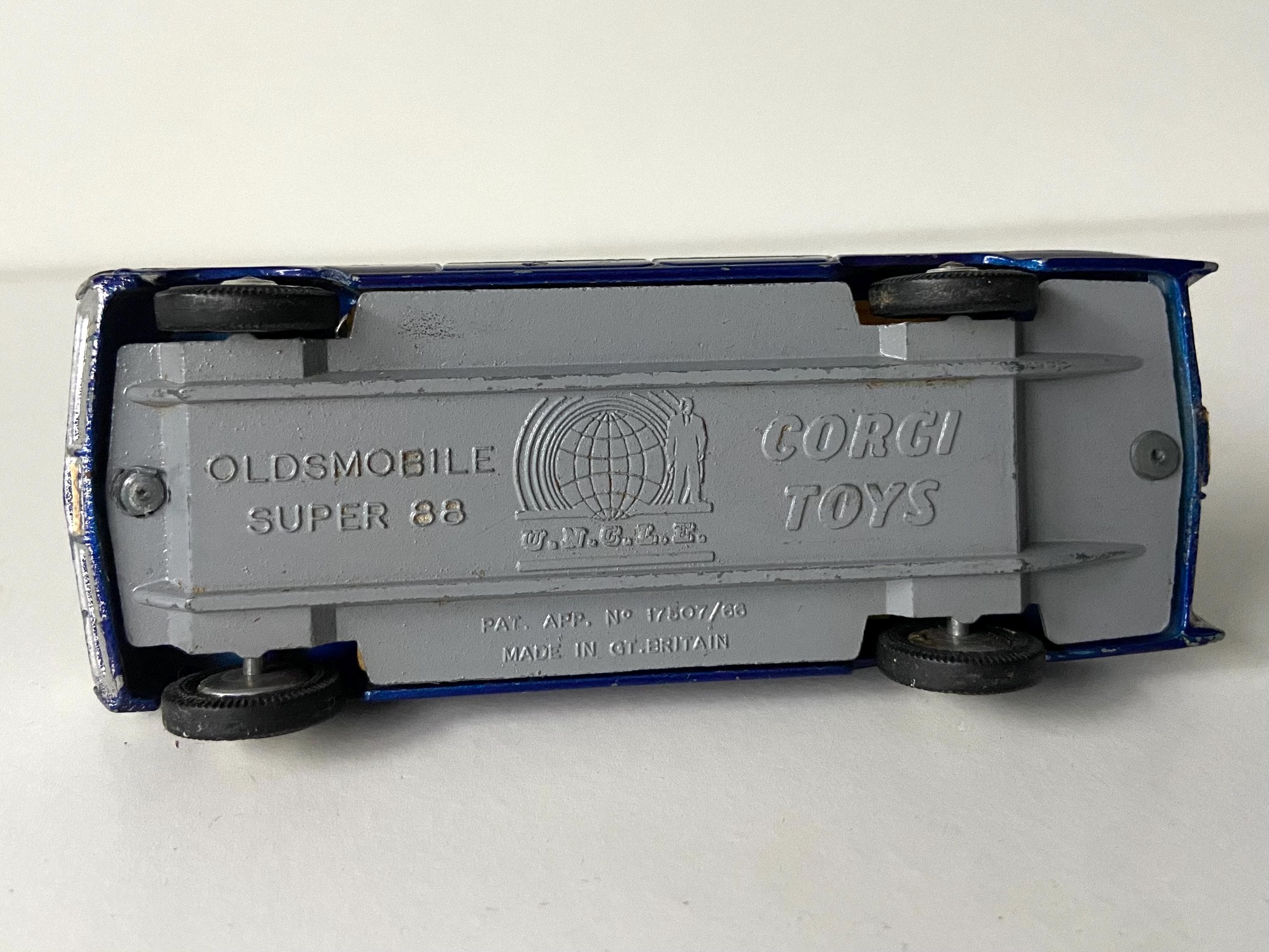 Corgi Toys - Oldsmobile Super 88 - Thunderbuster - Uncle