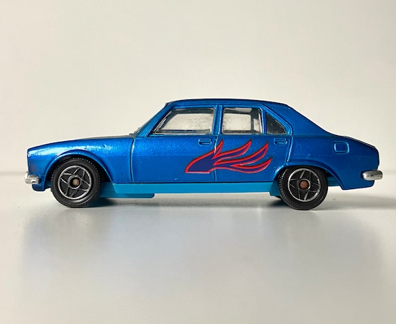 Dinky Toys Peugeot 504 - Voiture jouet vintage - Fabriquée