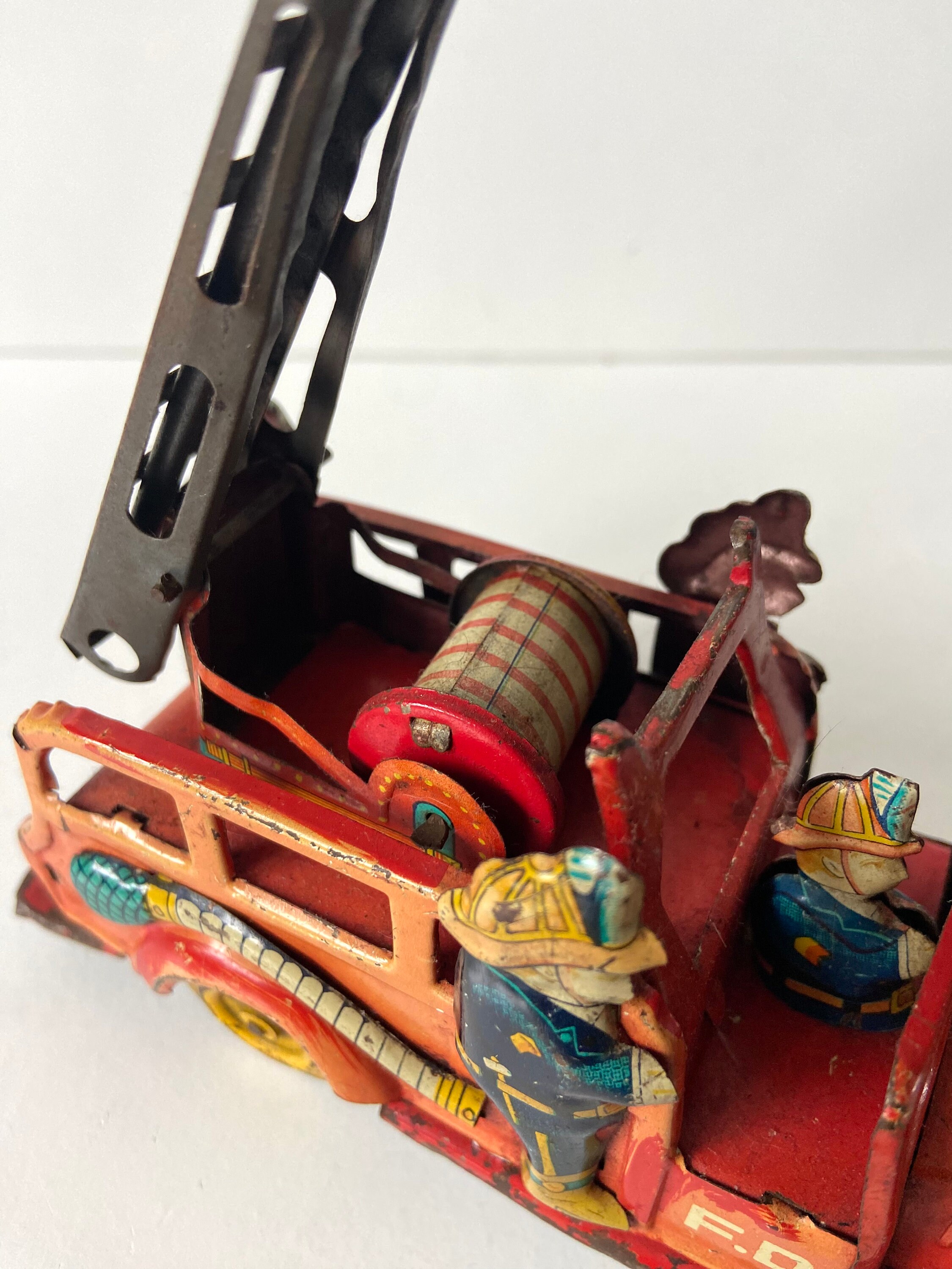 Camion De Pompiers Ancien Modern Toys - Tôle Mécanique - Filoguidé - Japon