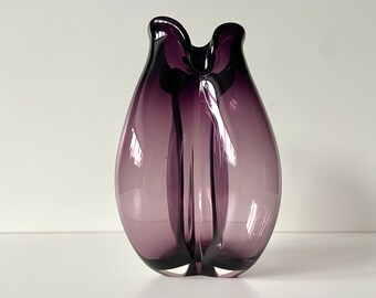 Glass vase - Holmegaard - Signed - Purple or lilac - Dated 1955 - Rare vase