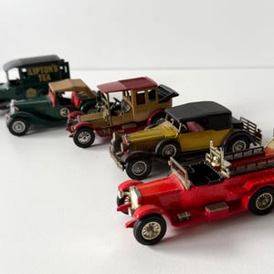 Lot Matchbox - Models of Yesteryear - Y-5 Lipton - Y-6 Rolls Royce - Y-15 1930 Packard Victoria - 1945 MG - Roylls Royce Y-7