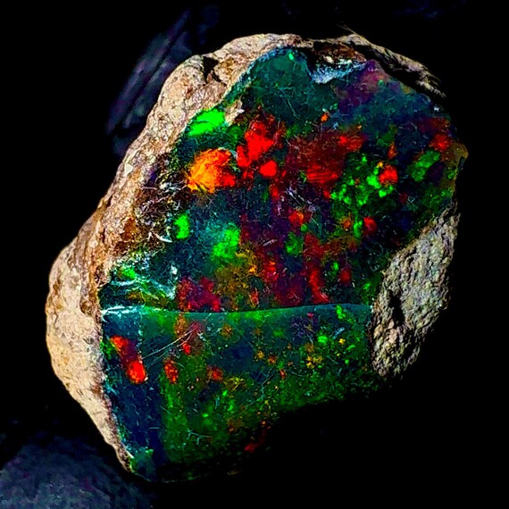プレシャスオパール 原石 多色 ジュエリー グレード エチオピア 鉱物
