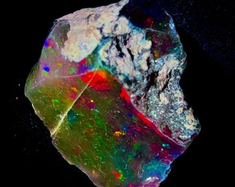 Opal, Etiopski Czarny Opal Surowy, Intensywny Ogień, Suchy i Naturalny, Surowy Kamień Szlachetny do Tworzenia Biżuterii, Czarny Opal Klasy Szlifowanej A+ 17,35 Ct 21x16x12 mm