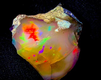 Opal, Etiopski Czarny Opal Surowy, Intensywny Ogień, Suchy i Naturalny, Surowy Kamień Szlachetny do Tworzenia Biżuterii, Czarny Opal Klasy A+ 23,50 Ct 18X17X13 mm