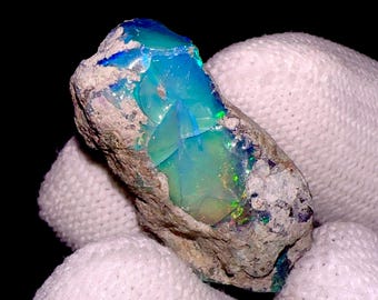 EThiopian Opal, Naturel Feu Opal gemstone Brut, black Opal rough 10.5Ct