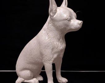Chihuahua sentado: escultura con detalles ultra detallados