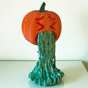 Floating Puking Pumpkin – 3D Printed Halloween Decoration, Funny Vomiting Jack O’Lantern Spooky Party Prop
