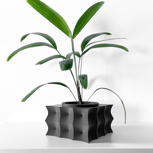 3D printed planter with drainage tray, modern sculptural indoor plant pot, grid design, black material, multiple sizes available