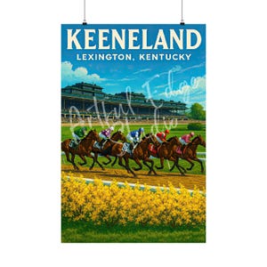 K&ouml;nnte beinhalten: Ein Poster mit einem Pferderennen in Keeneland, Lexington, Kentucky. Das Bild zeigt Pferde mit Jockeys in bunten Seiden, die auf einer Rennstrecke aus Erde rennen, mit einer Trib&uuml;ne und blauem Himmel im Hintergrund.