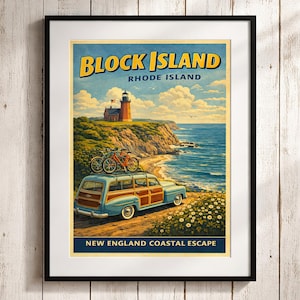 Puede incluir: Póster de viaje vintage enmarcado para Block Island, Rhode Island. El póster presenta un faro, vista al mar y un coche familiar azul con bicicletas encima. El texto incluye "Block Island" y "New England Coastal Escape."