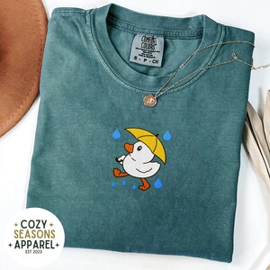 T-shirt brodé canard, T-shirt brodé printemps, T-shirt canard, T-shirt canard, cadeau amateur de canard, jours de pluie, cadeau amateur de pluie, chemises canard