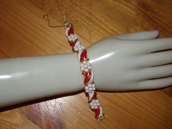 Stunning signed Crown Trifari enamel bracelet-Exc… - image 4