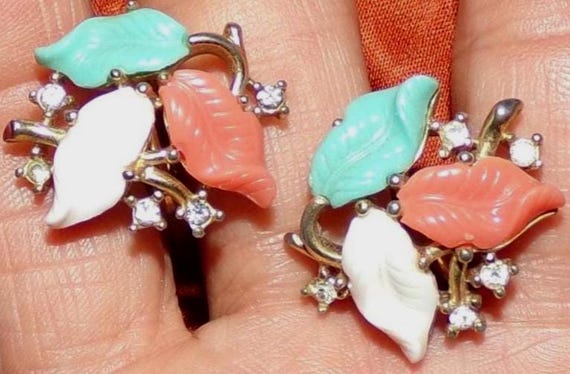 CROWN TRIFARI signed Lucite earrings-OMG!!