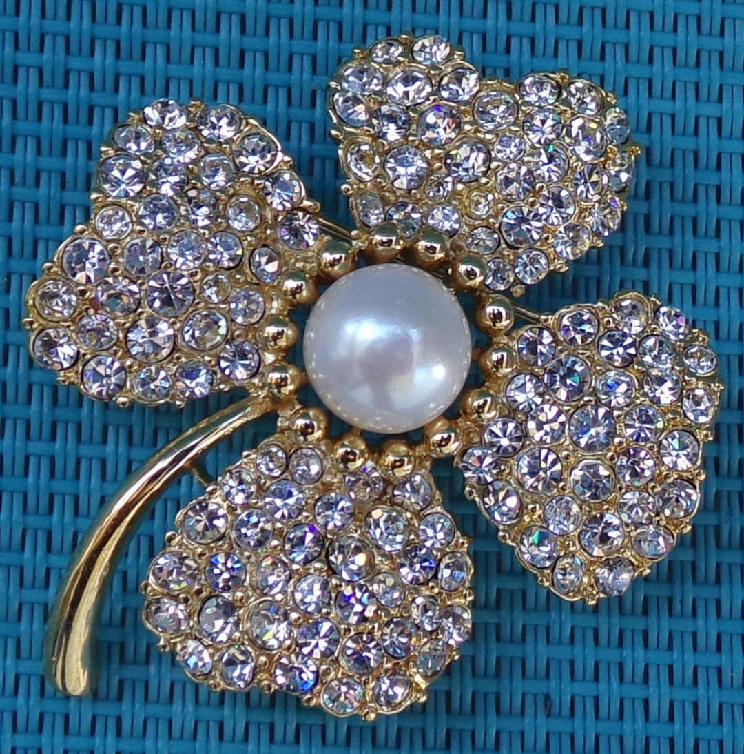 Amazing 4 Leaf Clover Shaped Pin Signed Trifari TM With Rhinestone and ...